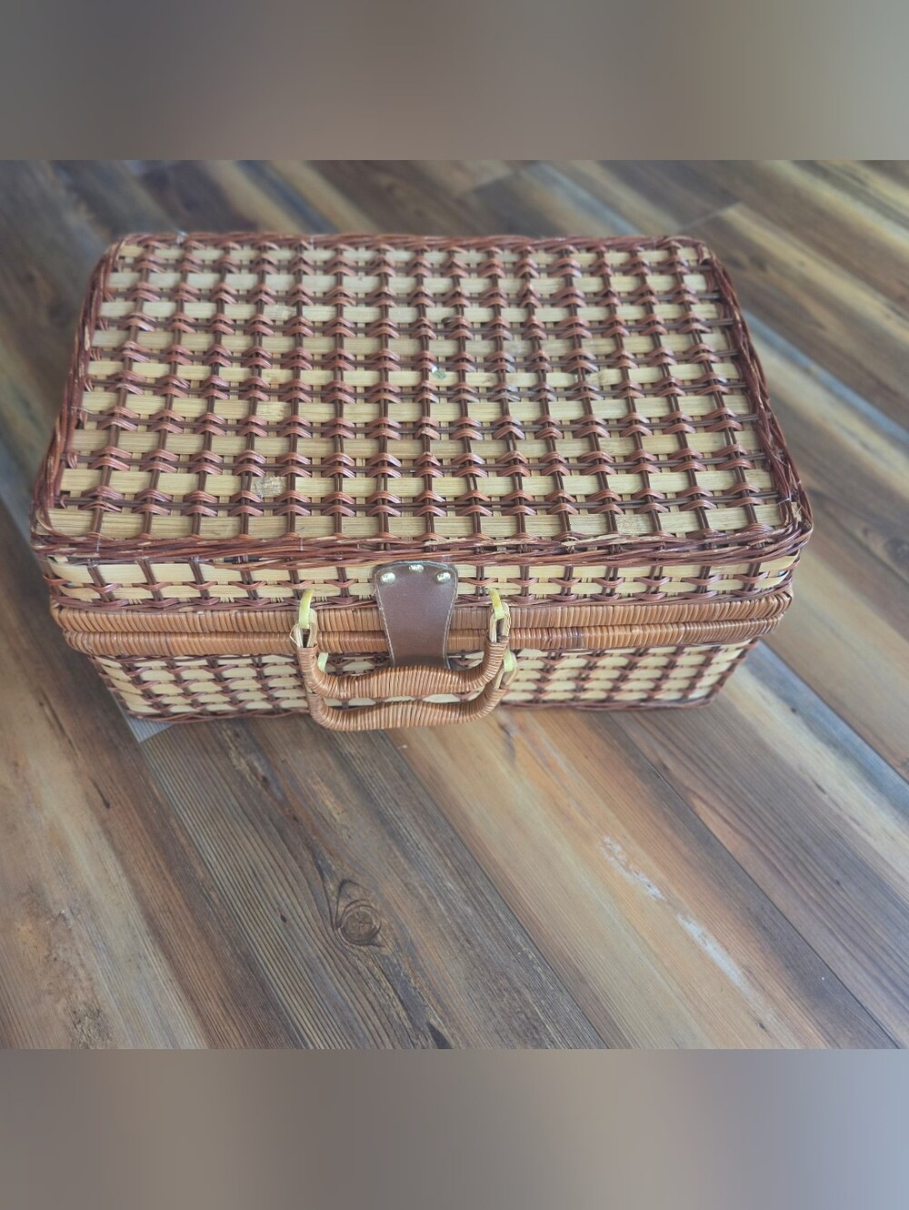 Woven Rattan Picnic Basket - Brown & Tan